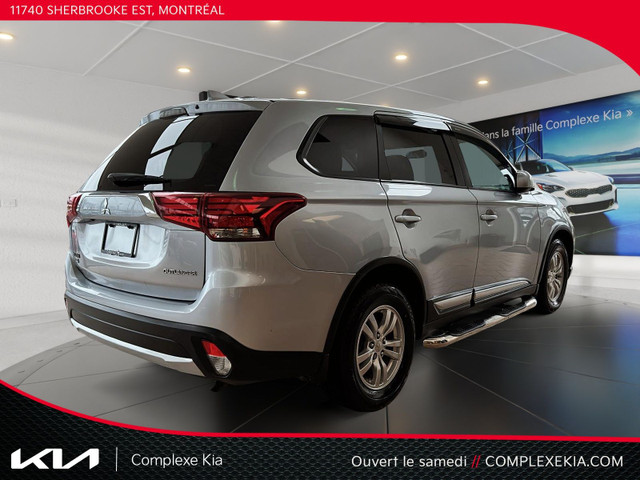 2017 Mitsubishi Outlander ES AWC Cam.Recul S.Chauffants in Cars & Trucks in City of Montréal - Image 4