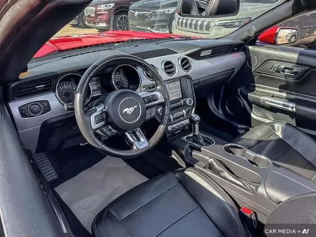 2016 Ford Mustang GT Premium dans Autos et camions dans Ville d’Edmonton - Image 15