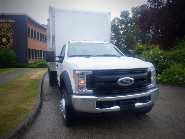 2017 Ford F-550 16 Foot Cube Van Dually 2WD in Cars & Trucks in Richmond - Image 2