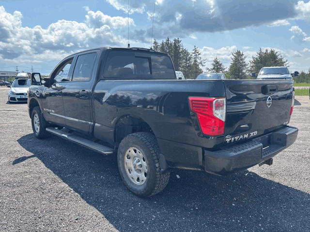 2016 Nissan Titan XD 4x4 Crew Cab XD | CUMMINS DIESEL | NO ACCID in Cars & Trucks in City of Toronto - Image 4