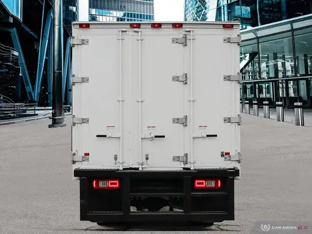 2023 Mercedes-Benz Sprinter 3500 3500 | AWD | 14 FT INSULATED BO in Cars & Trucks in City of Toronto - Image 6