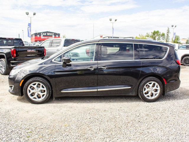 2017 Chrysler Pacifica 4dr Wgn Touring-L Plus for sale in Cars & Trucks in Edmonton - Image 2
