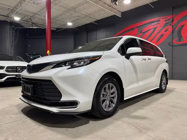 2021 Toyota Sienna XLE HYBRID 8-PASSENGER in Cars & Trucks in Mississauga / Peel Region - Image 7