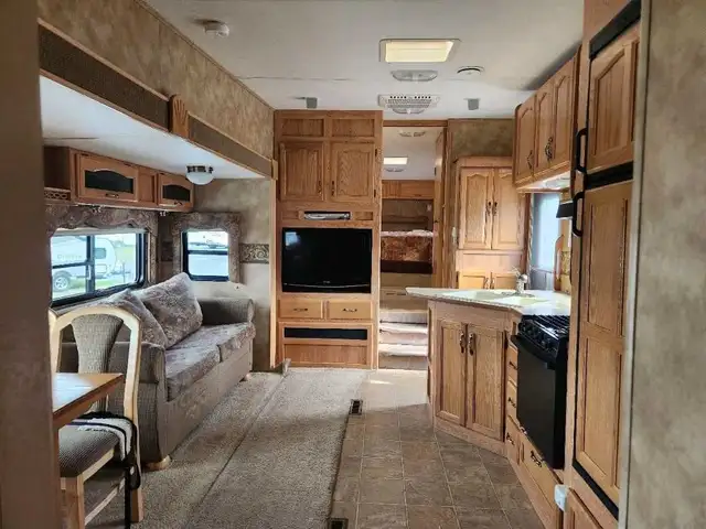 2006 Keystone Laredo 30BH *Lits superposes* in RVs & Motorhomes in Thetford Mines - Image 18