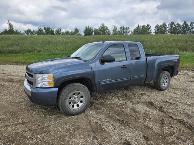 2011 Chevrolet Silverado in Cars & Trucks in Edmonton