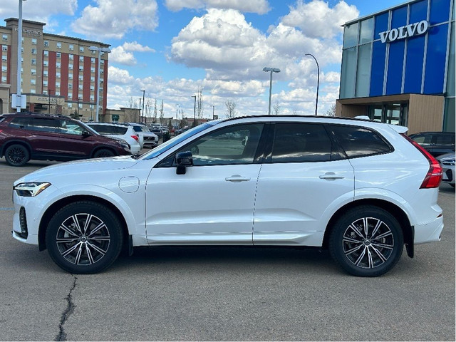 2023 Volvo XC60 Recharge Ultimate - Dark in Cars & Trucks in Edmonton - Image 2