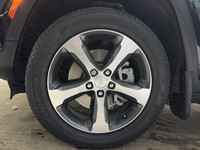 This Jeep Grand Cherokee is equipped with: Capri Leather Seats W/Perf Inserts, Remote Start System,... (image 9)