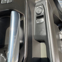 4WD Reg Cab 140" Pro Engine: 5.3L ECOTEC3 V8 (image 7)