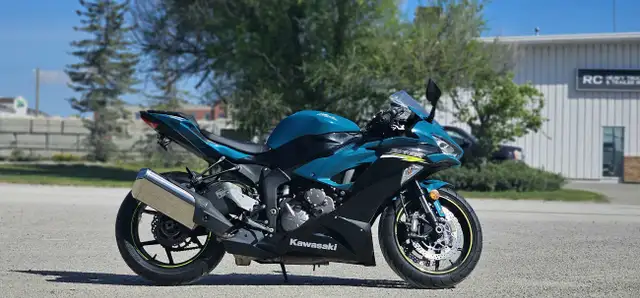 2021 Kawasaki NINJA ZX-6R | $0 Down, EVERYONE APPROVED! in Sport Bikes in Calgary - Image 11