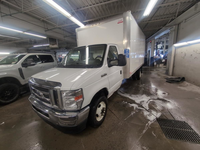 Ford Série E tronqué E-450 176 po RARJ 2022 à vendre in Cars & Trucks in City of Montréal