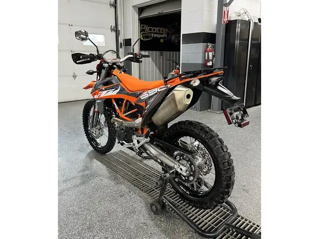 2023 KTM 690 ENDURO R in Dirt Bikes & Motocross in Granby - Image 6