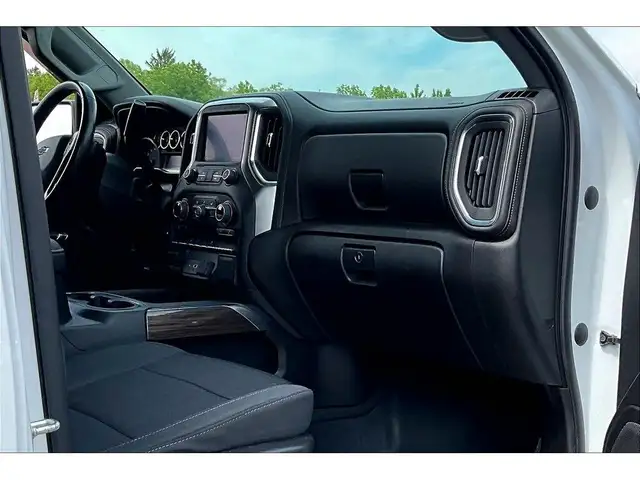 2022 Chevrolet Silverado 1500 LTD LT Trail Boss | 5.3L V8 | Line in Cars & Trucks in Mississauga / Peel Region - Image 17