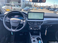 This Ford Escape has a trusty Gas/Electric I-4 2.5 L/152 engine powering this Variable transmission.... (image 9)
