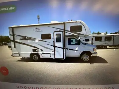 EAST TO WEST Entrada Class C gas motorhome 2200S highlights: 60in.in. x 80in.in. Bunk Over Cab Queen...