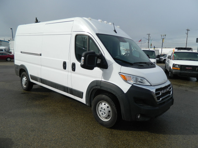 2023 Ram ProMaster 2500 ONLY 9 000 KMS FACTORY WARRANTY/ CARGO  in Cars & Trucks in Edmonton - Image 3