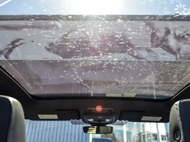 2024 Volkswagen ID.4 Pro Pano Sunroof Navi Heated Front Seats in Cars & Trucks in Mississauga / Peel Region - Image 5
