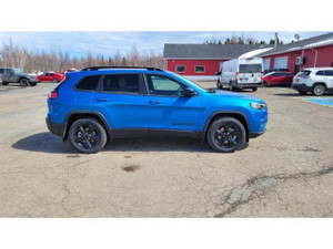 2023 Jeep Cherokee Altitude Lux