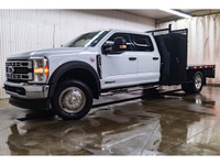 **ONE OWNER - ACCIDENT FREE** 14,783 KM This 2023 Ford F-550 4x4 Crew Cab XLT Dually Deck is powered... (image 3)