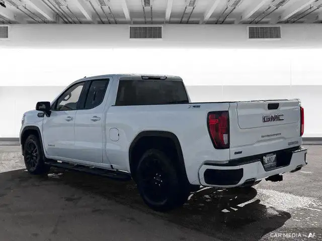 2022 GMC Sierra 1500 Limited Elevation 5.3L Double Cab in Cars & Trucks in Winnipeg - Image 5