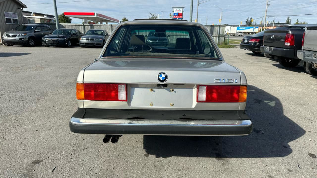  1985 BMW 318 *SEDAN*E30*MANUAL*VERY CLEAN*RUST FREE*RARE* in Cars & Trucks in London - Image 4