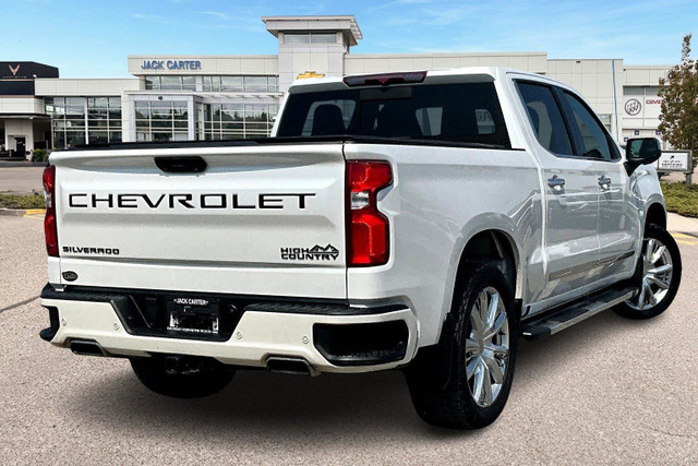 2022 Chevrolet Silverado 1500 High Country HIGH COUNTRY, 6.2L... in Cars & Trucks in Calgary - Image 2