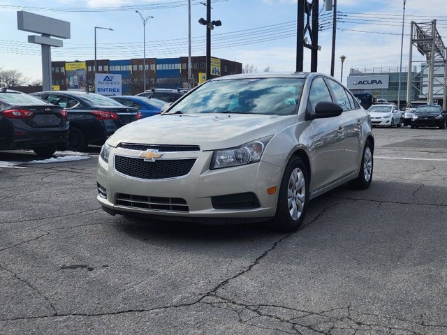 2014 Chevrolet Cruze LS AUTO * A/C * CLEAN CARFAX * TRES PROPRE in Cars & Trucks in City of Montréal - Image 3