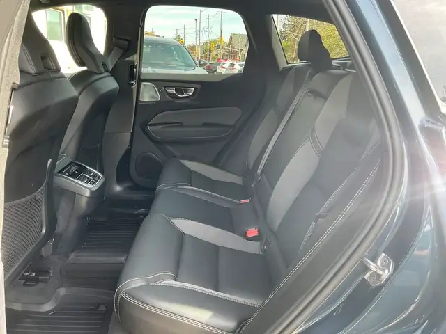 2022 Volvo XC60 B6 R-Design AWD - BOWERS & WILKINS! NAV! 360 CAM dans Autos et camions dans Kitchener / Waterloo - Image 13