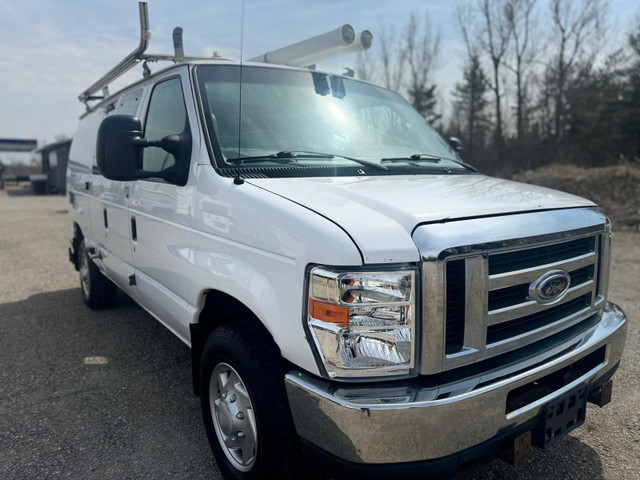 2010 Ford Econoline Cargo Van E-350 in Cars & Trucks in Oakville / Halton Region - Image 2