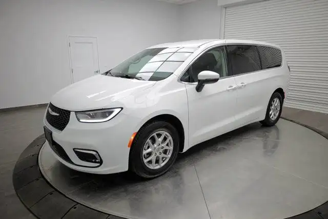 2023 Chrysler Pacifica Touring L62863210167683122