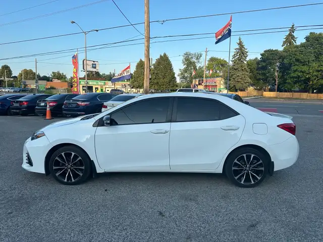 2019 Toyota Corolla SE | Sunroof | Leather in Cars & Trucks in City of Toronto - Image 4