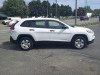 2015 Jeep Cherokee 4x4 ! Price $9999 179000 KM ON or QC Safety Included Warranty Included Carfax Inc... (image 3)