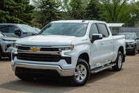 // ACCIDENT FREE!! // // SINGLE OWNER! // Discover the 2022 Chevrolet Silverado 1500 4WD Crew LT, a... (image 1)