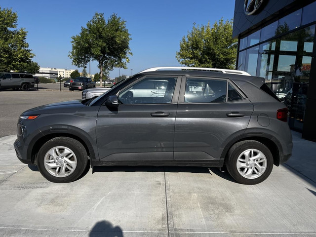 Hyundai Venue Preferred 2023 in Cars & Trucks in Lethbridge - Image 4