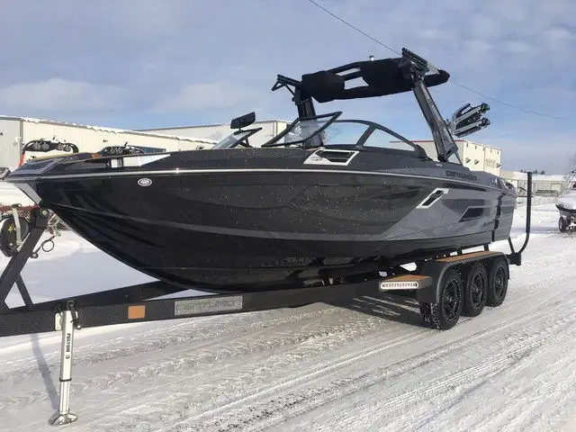 2021 Centurion Ri245 in Powerboats & Motorboats in Kelowna - Image 3
