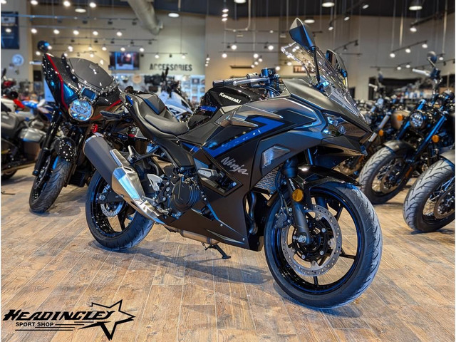 2025 Kawasaki Ninja 500 SE // Metallic Flat Spark Black/Metallic in Sport Bikes in Winnipeg