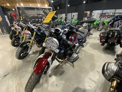 2024 BMW R 12 Aventurin Red MetallicCRUISE AS YOU AREYou don't have to dream of California. This lai...