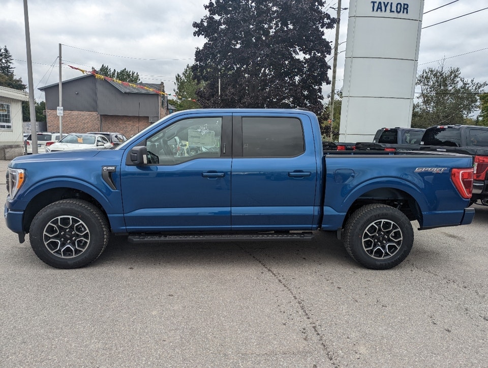  2022 Ford F-150 XLT *302A Sport, 2.7L, Tailgate Step*