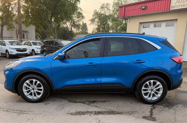 2020 FORD ESCAPE SE FWD APPLE CAR PLAY WE FINANCE ALL CREDIT in Cars & Trucks in Edmonton