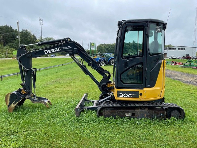 2019 John Deere 30G Compact Excavator in Heavy Equipment in Hamilton