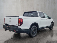 Experience truck versatility with SUV comfort in this 2021 Honda Ridgeline, a unique and capable pic... (image 6)