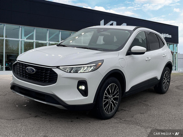 2023 Ford Escape PHEV ** low km ** in Cars & Trucks in Calgary