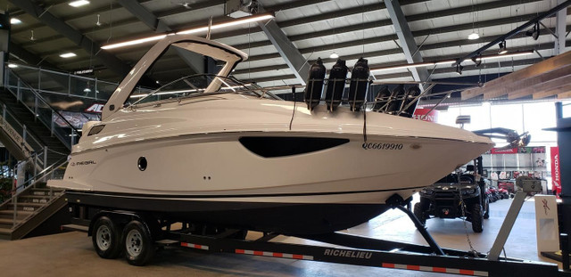 2019 Regal 28 Express in Powerboats & Motorboats in Québec City