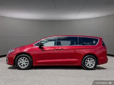 2024 Chrysler Pacifica Touring-L | Apple Carplay | Heated Seats, View more