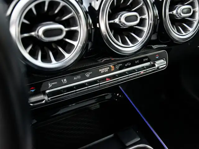 2021 Mercedes-Benz GLB 250 |AMG PKG|PANOROOF|HEATED SEATS|APPLE  in Cars & Trucks in City of Toronto - Image 24