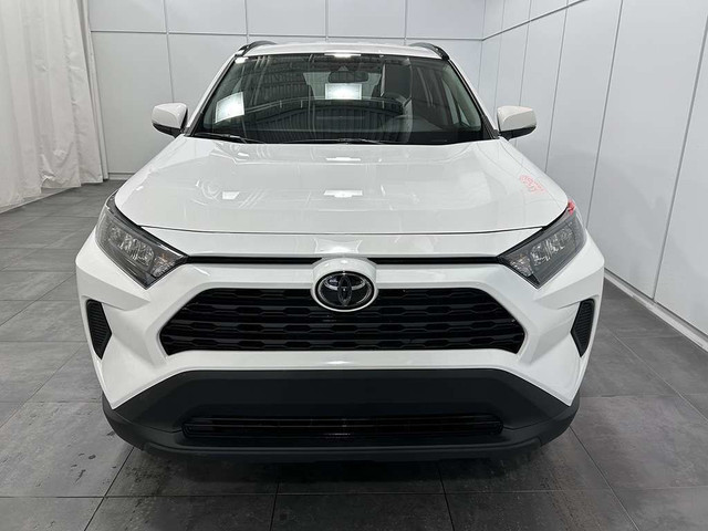  2021 Toyota RAV4 LE AWD - SIEGES CHAUFFANTS - BLUETOOTH in Cars & Trucks in Québec City - Image 2