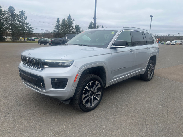 2022 Jeep Grand Cherokee L Overland ITS GOT A HEMI!!! 5.7L V8 4X in Cars & Trucks in Fredericton - Image 3