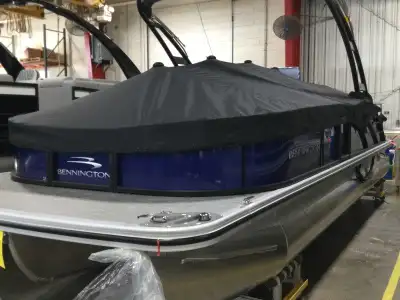 Boasting a Mercury 200 Pro XS, this well equipped beauty also has: BLACK OUT PACKAGE RADAR ARCH SS K...