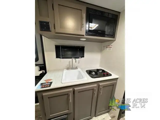 2023 KZ Sportsmen Classic 191BHK in Travel Trailers & Campers in Truro - Image 9