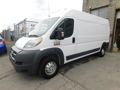 RAM ProMaster Cargo Van 2500 toit élevé 159 po 2017