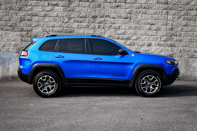 2020 Jeep Cherokee Trailhawk Elite • SUNROOF • COOLED LEATHER in Cars & Trucks in Kingston - Image 2